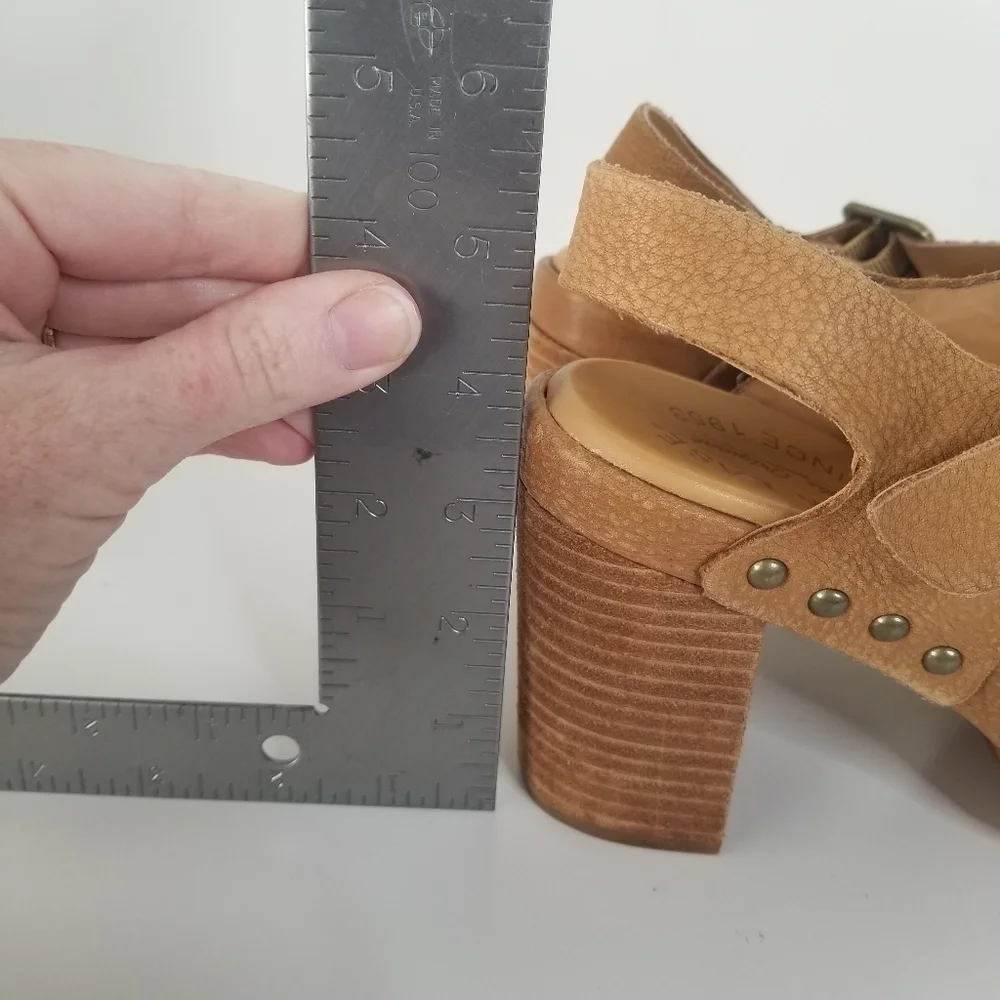 Kork-Ease Passilla Block Heel Platform Leather Sandals Size 7 Tan Studded